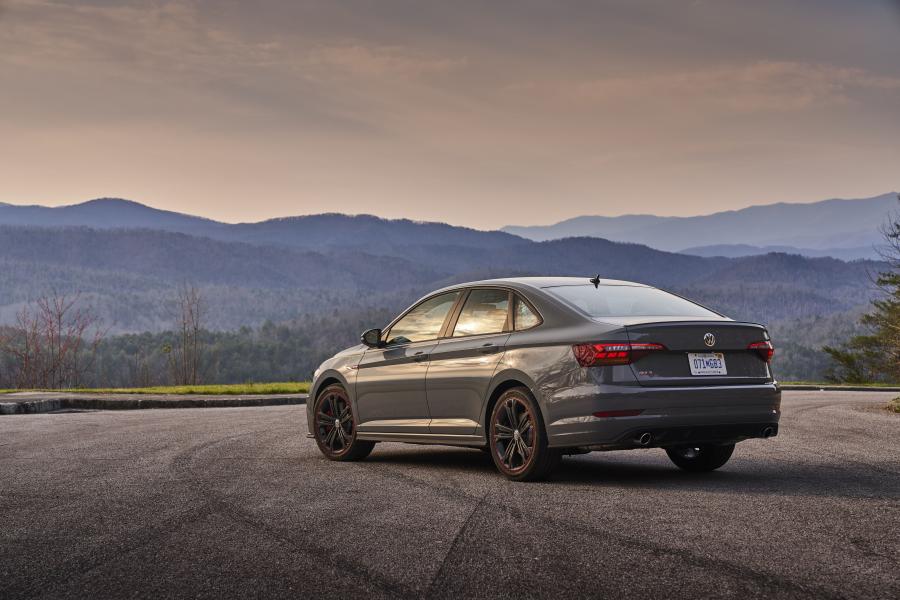  Volkswagen Jetta GLI 35th Anniversary 2019 года  (NA) (фото 26 из 44)